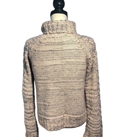 Jennifer Lopez keyhole/turtleneck sweater Small - Picture 3 of 10